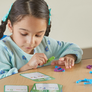 ENSEMBLE POUR CRÉER LES CHIFFRES ET LES LETTRES